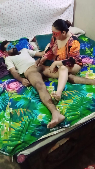 मुझे उसके लंड के साथ खेलने में मजा आया