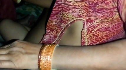 मेरी सौतेली बहन मेरे घर में आकर मेरी देसी सौतेली बहन को चोदो