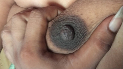 सौतेली बहन को कमरे में अकेले देखकर मेरा लिंग खड़ा हो गया, उसे कमरे में ही चोदा (बहुत मजा आया)