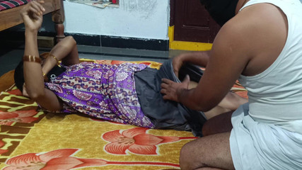 भारतीय गाँव की हॉट पत्नी की घर में बनी चूत में उँगलियों से डॉगी स्टाइल में फुकिंग