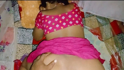 भाभी ने मुझे बुलाया क्योंकि सौतेला भाई घर पर नहीं था