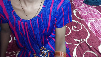 भारतीय देसी भाभी - आज मेरी भाभी की बेटी मेरी पुरानी झोपड़ी में आई और रात को हमारे घर पर रुकी। मैंने सब कुछ छीन लिया