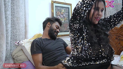 देसी हॉट खूबसूरत भारतीय गर्लफ्रेंड के साथ रोमांटिक सेक्स