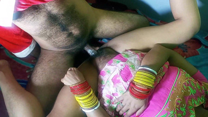 हॉट सेक्सी बंगाली लड़की क्रिसमस के लिए सांता क्लॉज़ से एक बड़ा मोटा लंड चाहती है