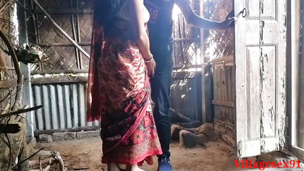 लाल साड़ी वाली पत्नी आउटडोर मुख-मैथुन