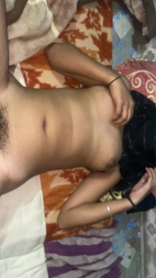 18 साल की लड़की गीली चूत में उंगली करते हुए देसी भारतीय संभोग सुख हस्तमैथुन