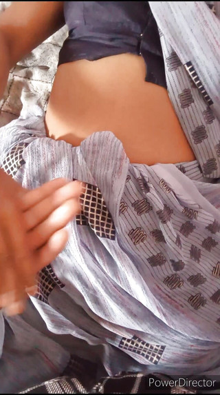 18 वर्षीय किशोर सौतेली बहन ने सौतेले भाई के बड़े लंड से अपनी वर्जिनिटी खो दी