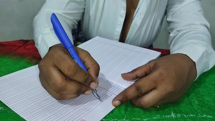 भारतीय कॉलेज छात्र प्रेमिका प्रेमी चूमा