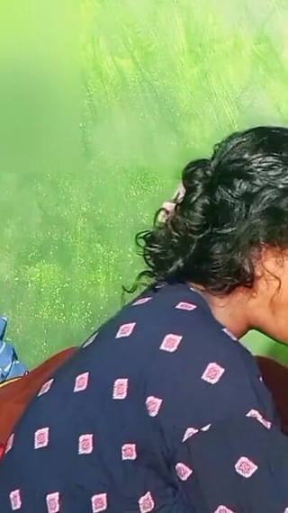 बहुत समय पहले, कलकत्ता में सोनाईमुरी की यात्रा के दौरान, मैंने एक सेक्सी लड़की को चूम लिया।