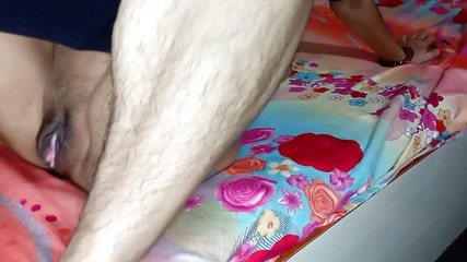 देसी भारतीय महिला साक्षी की सेक्सी चूत पर जोरदार चुदाई