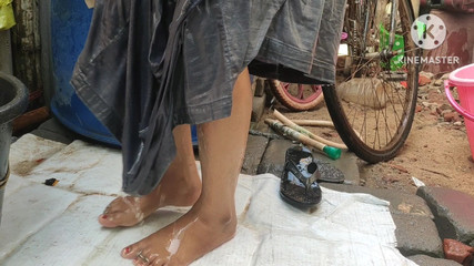 दुखन भाभी का शॉवर