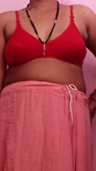 पत्नी ने लेट कर मुझे पूरा मजा दिया