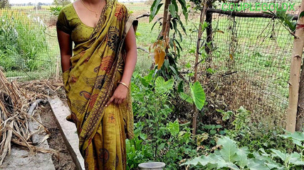 सज्जन मास्टर आ रहे हैं शायद जल्दी से कपड़े पहनो और भाग जाओ