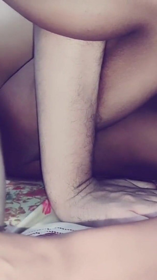 पहली बार कुंवारी कॉलेज लड़की चिल्ला रही है और जोर से चोद रही है