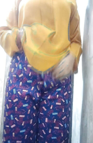 बाथरूम में भारतीय किशोर सोलो बॉडी शो