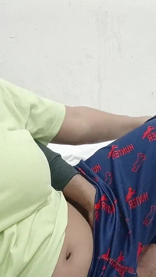 महिला छात्र ने शिक्षक को बहकाया