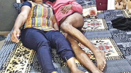 मैं गंदी बातों के साथ नीला सूट सलवार पहने भारतीय चुलबुली चाची को चोद रहा हूँ।