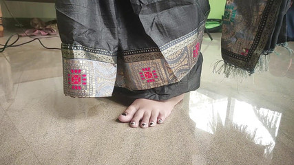 शारुन राज द्वारा वैष्णवी हॉट साड़ी नेवल होल लिक एंड सक, हॉट बूब्स प्रेस और लिप लॉक के साथ साड़ी में नाभि लिक रोमांस