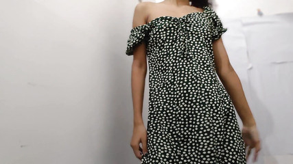 श्रीलंकाई लड़की मधु की चूत में उंगली