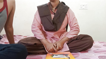 भारतीय देसी गाँव की कॉलेज छात्रा स्पष्ट हिंदी ऑडियो भाषा में बेडरूम में बॉयफ्रेंड के साथ चुदाई कर रही थी