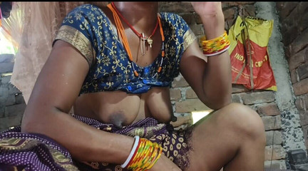 सौतेले भाई के घर पर न होने के कारण सुमन दीदी ने उसका लंड अपनी छोटी सी चूत में घुसा लिया