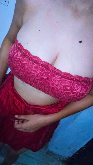 मेरी कुंवारी चूत में आग लगी है क्या कोई इसे बुझा सकता है