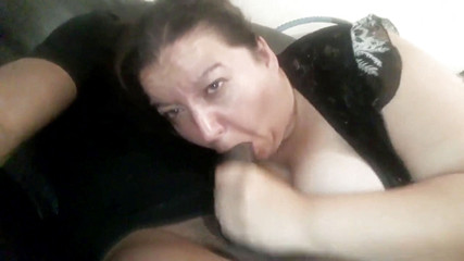 Wildenglishbbw बीबीसी Nata4sex को चूसते हुए मेरी गुलाबी गीली चूत में उंगली कर रहा है