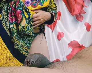 सेक्सी तंग बिल्ली प्यारी प्रेमी के साथ रखी जाती है