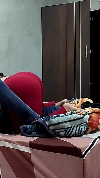 किरायेदार रियलमीट हार्डकोर सेक्स के साथ तेलुगु लेडी बॉस