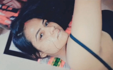 देसी भारतीय बंगाली विवाहित कामुक युगल घर का बना कुत्ता वीडियो