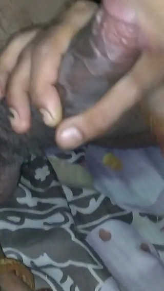 देसी हॉट पत्नी की चुदाई की तलाश