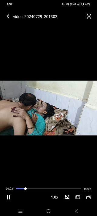 मेरी सौतेली बहन का कहना है कि वह सेक्स में मेरी पत्नी से बेहतर है