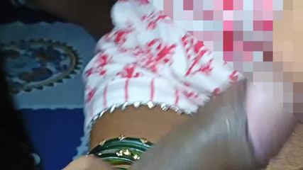 कैचीबस्टी एक डिक के साथ खेलना चाहता है