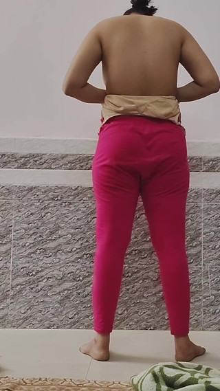 देसी गुदा कॉलेज लड़की