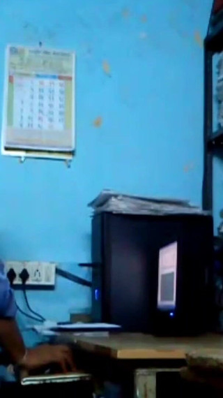 भारतीय सौतेले पिता ने अपनी सौतेली बेटी को अपने कार्यालय कक्ष में चोदा