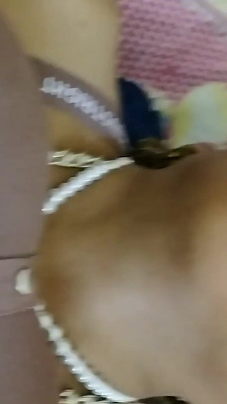 सेक्सी महिला ने अपने सौतेले पिता की गर्म निपल वाली छोटी सी बिल्ली को चोदा