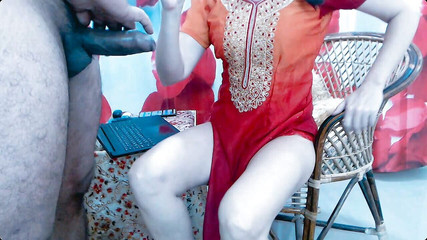 मेरी पत्नी मुझे फूटजॉब देती है