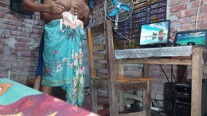 वाबी देसी सौतेला भाई सेक्स के साथ