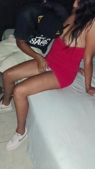 मैं एक स्थानीय महिला की सेक्सी वेश्या को चोदता हूँ और अंत में खुद को उसकी गांड के हवाले कर देता हूँ