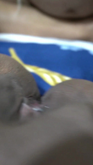 देसी भारतीय कविता शेव्ड पुसी और पुसी चाट क्लोज़ अप और ब्लोजॉब के साथ क्लोज अप क्रीमपाइ बकवास