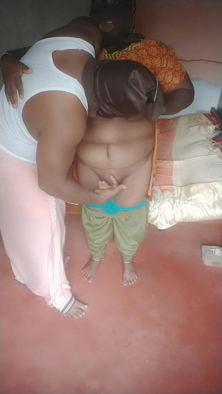 मेरी सौतेली बेटी के प्रदर्शन वीडियो