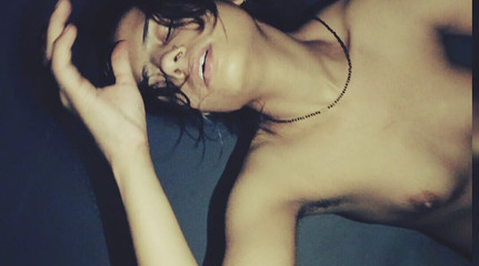 लतिका मेरे ऊपर है और हार्ड कोर का पूरा आनंद ले रही है