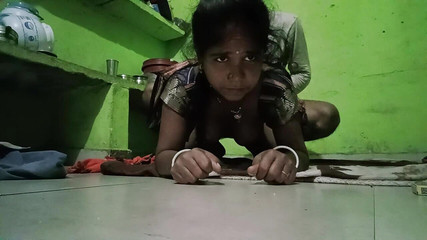 डॉगी स्टाइल में मेरी चुदाई पति पत्नी