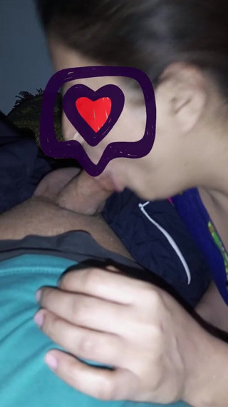 चेहरे के क्षणों के साथ मुख-मैथुन