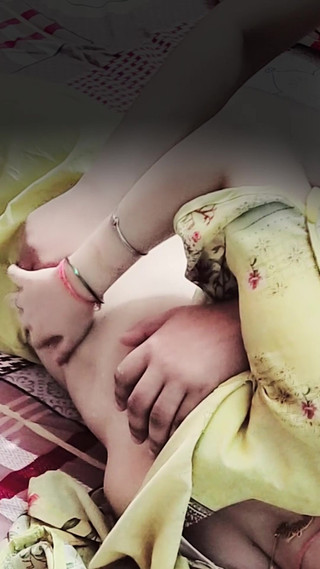 सौतेले भाई द्वारा भारतीय भाभी की गर्म चुदाई