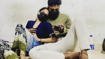 कपड़े उतारना, चूमना, स्तन दबाना, उसे बहुत पसंद है - दिन 2 भाग 1