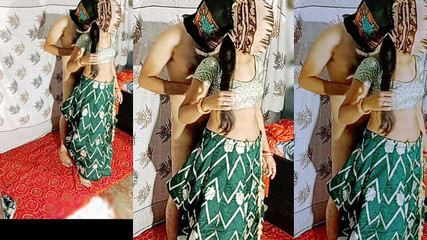 गाँव की गुजराती की खड़ी चुदाई