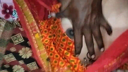 शादीशुदा महिला को नंगा करके रात भर चोदा