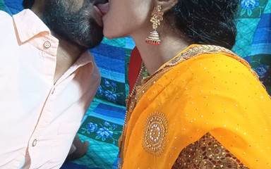 रक्षाबंधन, सौतेली बहन को उपहार में मिली अपनी चूत की चुदाई