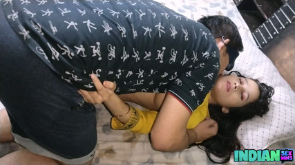 गंदे हिंदी देसी ऑडियो में सांवली त्वचा वाले बंगाली स्टड को चोदते हुए भारतीय हार्ड पुसी